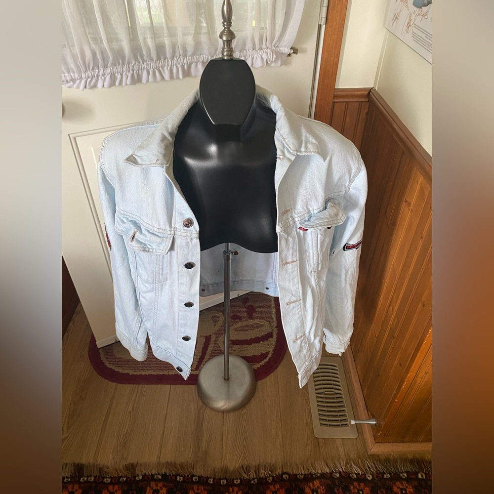Vintage Made in the USA Levi’s Jean Jacket With VTG Kiss + Guns & Roses Patches